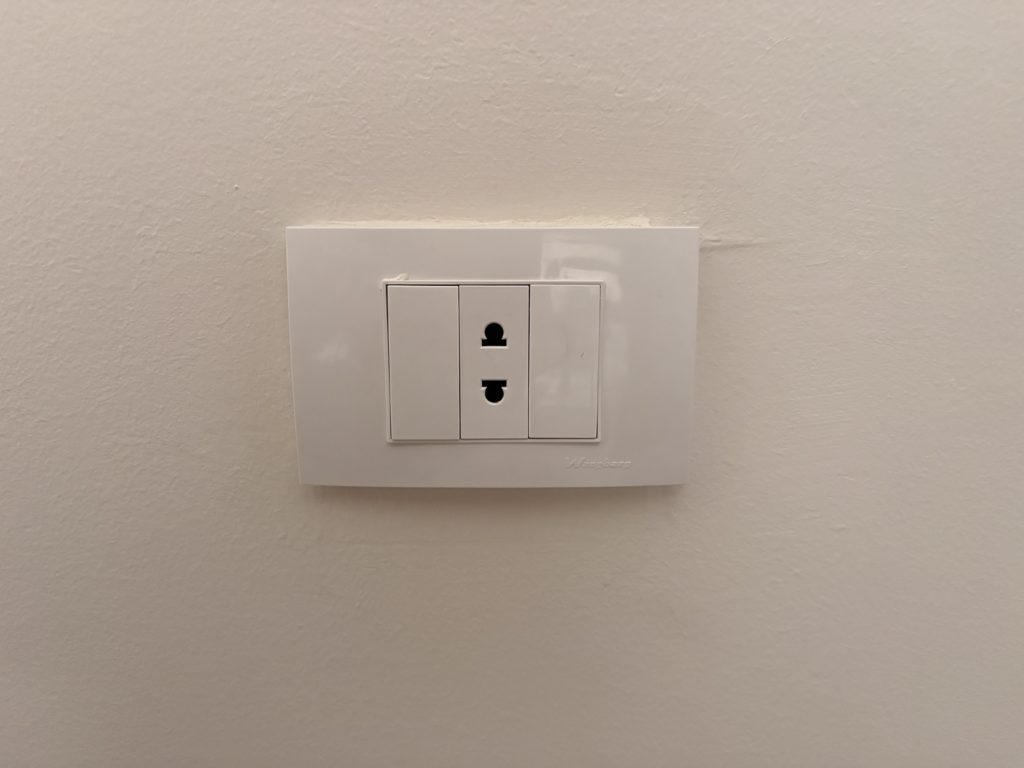 エジプトのプラグ差し込み口